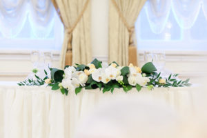 квіти на стіл наречених